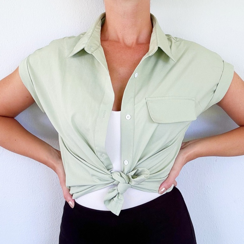 Mint green casual short sleeve spandex stretch button down blouse size XS